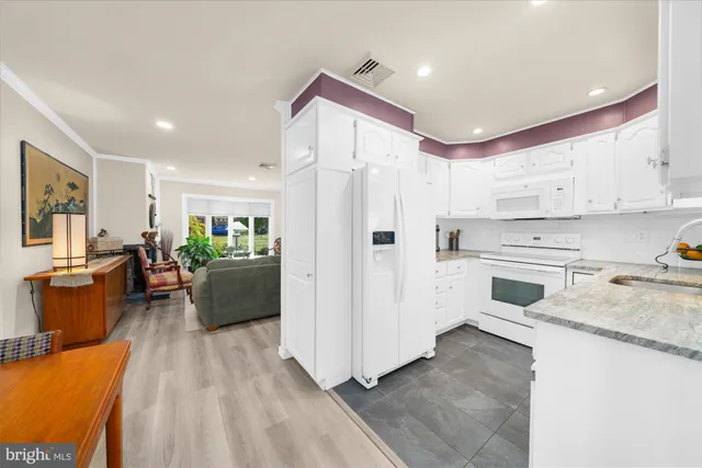 $440,000 | 6 Lantern Lane, Lansdale, PA 19446