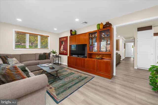 $440,000 | 6 Lantern Lane, Lansdale, PA 19446