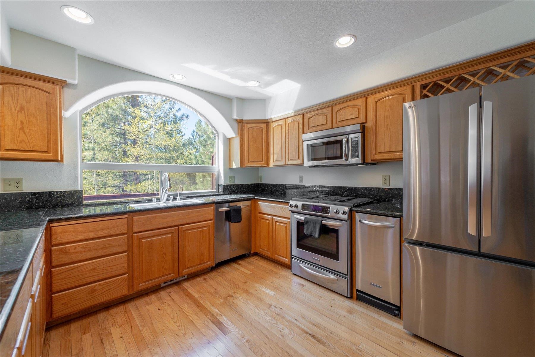 15284 Wolfgang Road Truckee, CA 96161 - Photo 11 of 28
