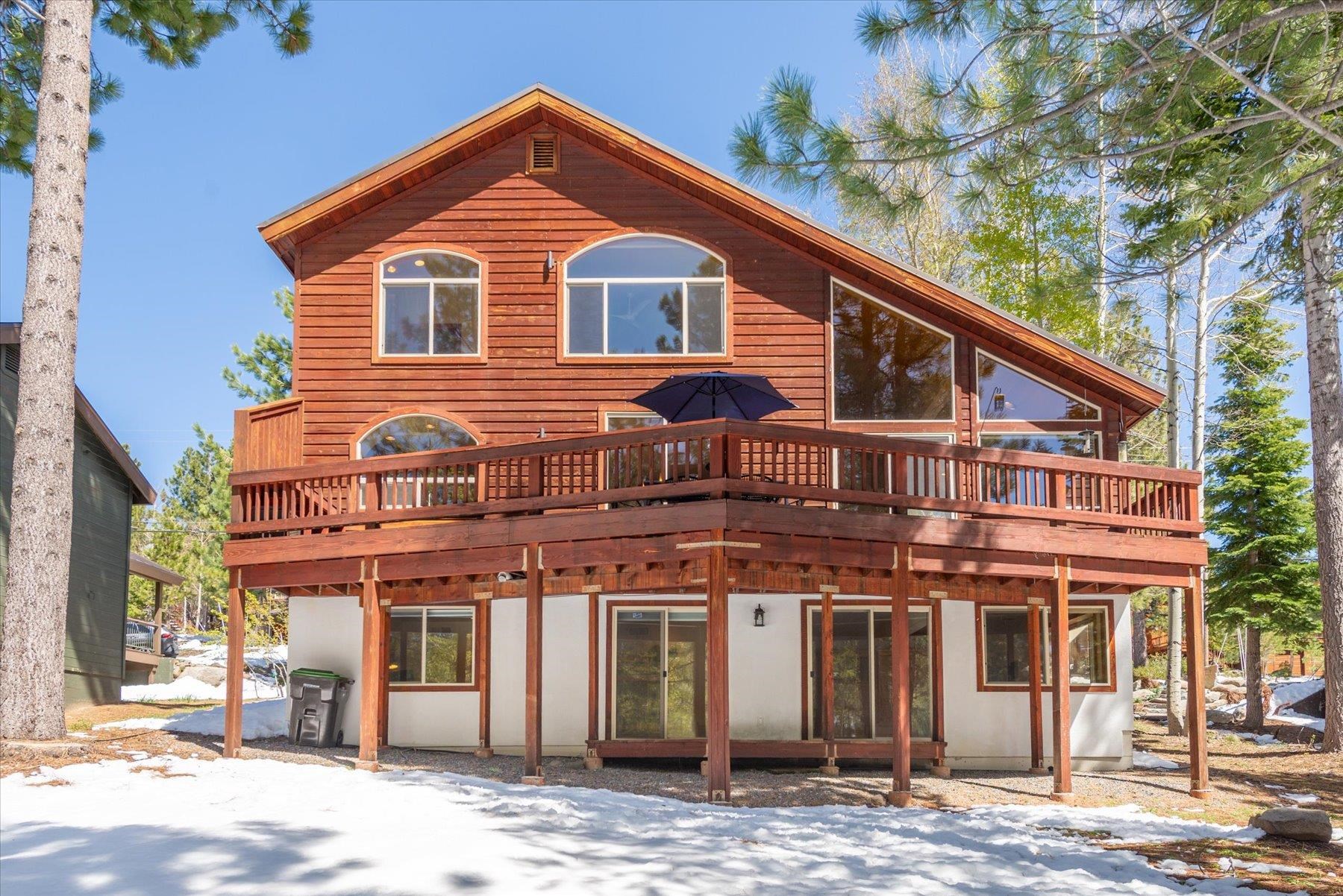 15284 Wolfgang Road Truckee, CA 96161 - Photo 3 of 28