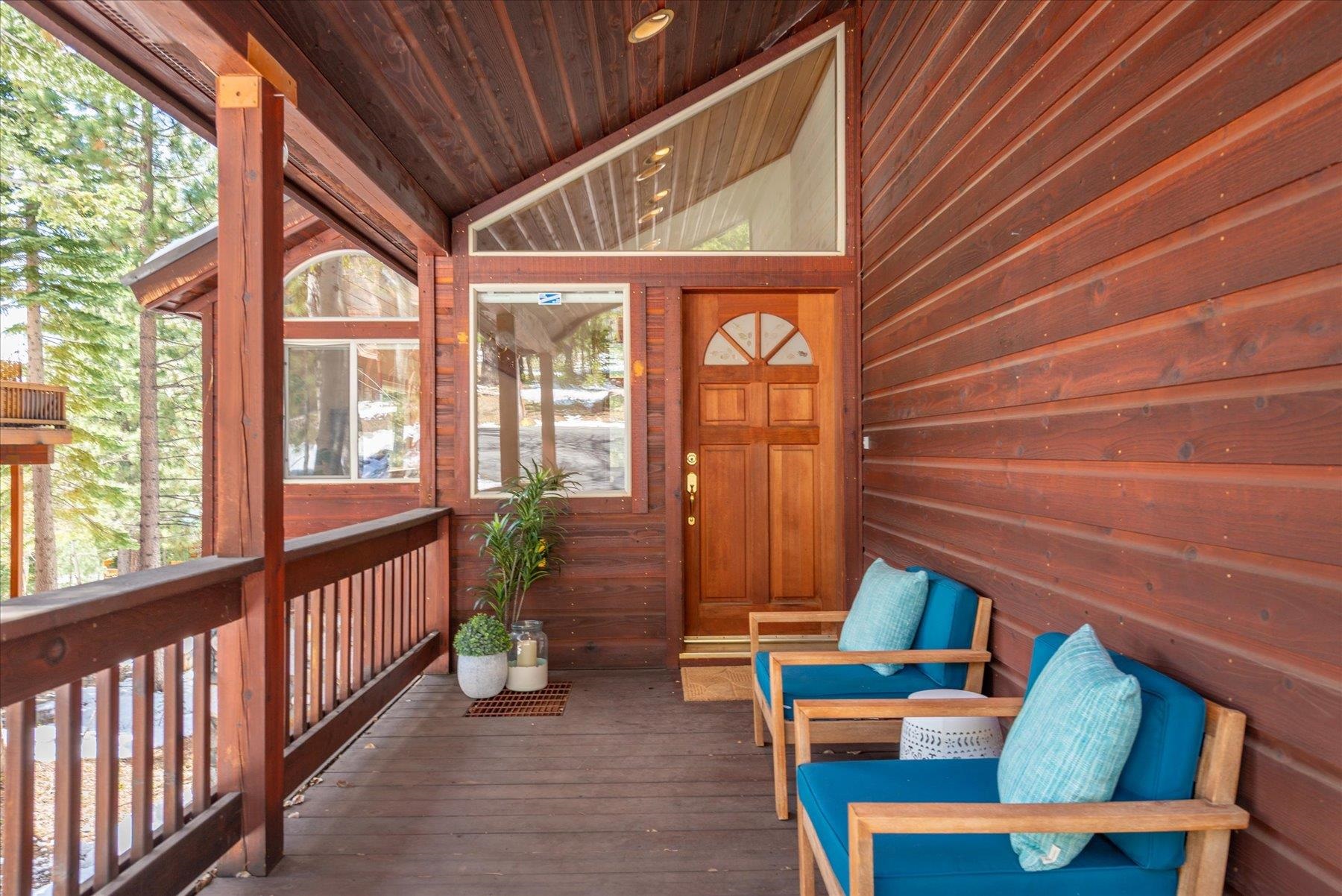 15284 Wolfgang Road Truckee, CA 96161 - Photo 4 of 28