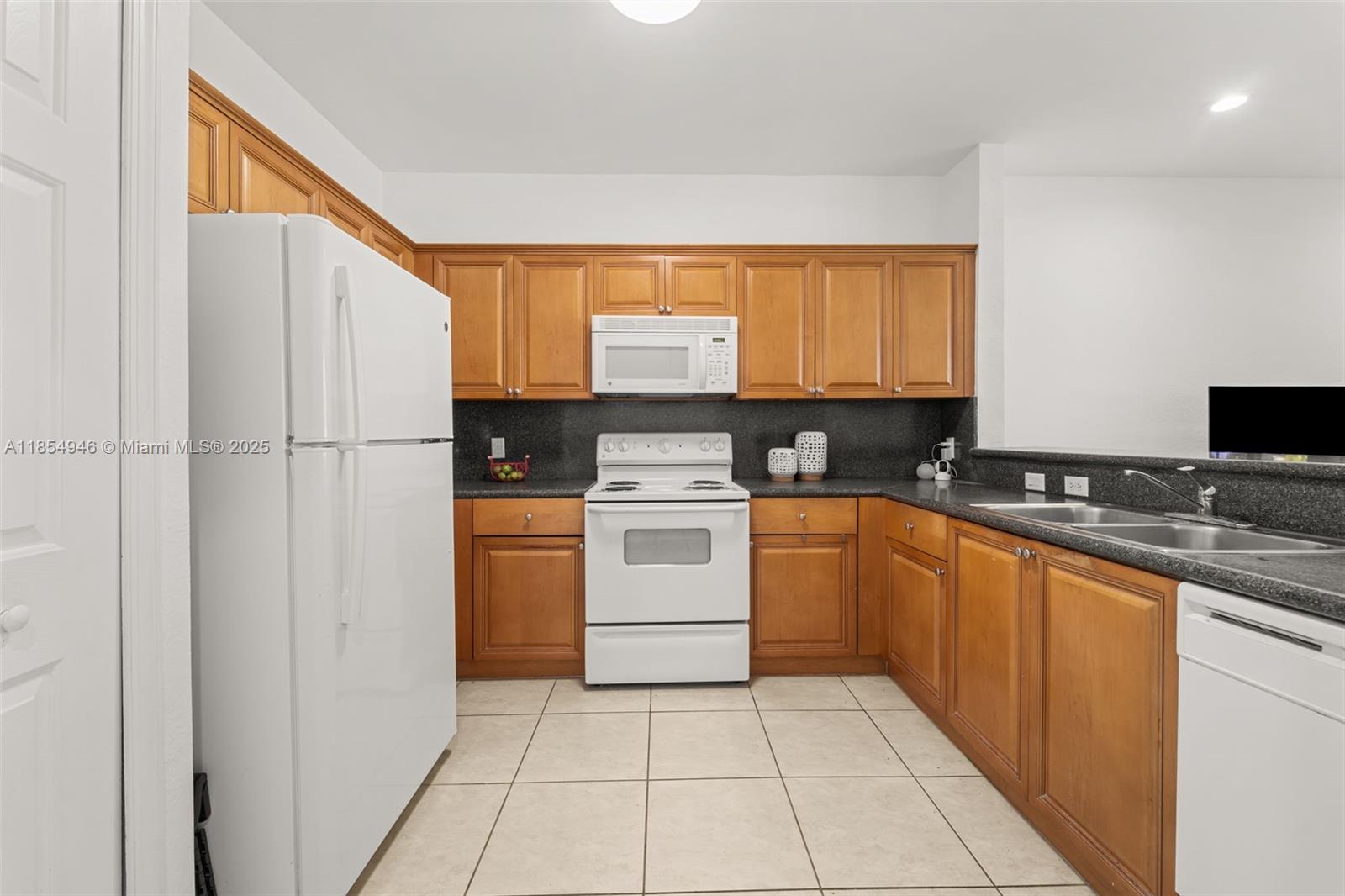 4076 Southwest 159th Avenue, Unit 8 Miramar, FL 33027 - Photo 8 of 41