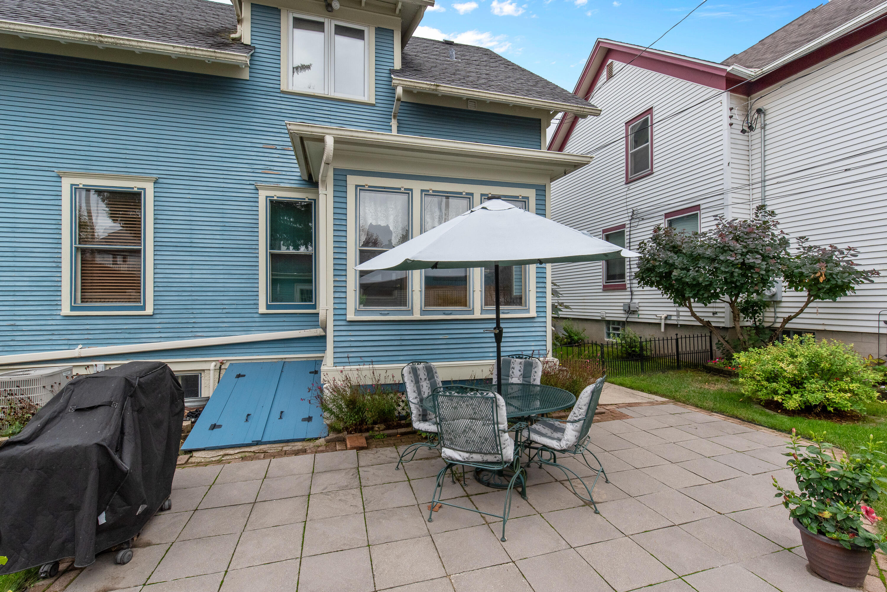 230 North 7th Avenue West Bend, WI 53095 - Photo 16 of 86 230 North 7th St-10