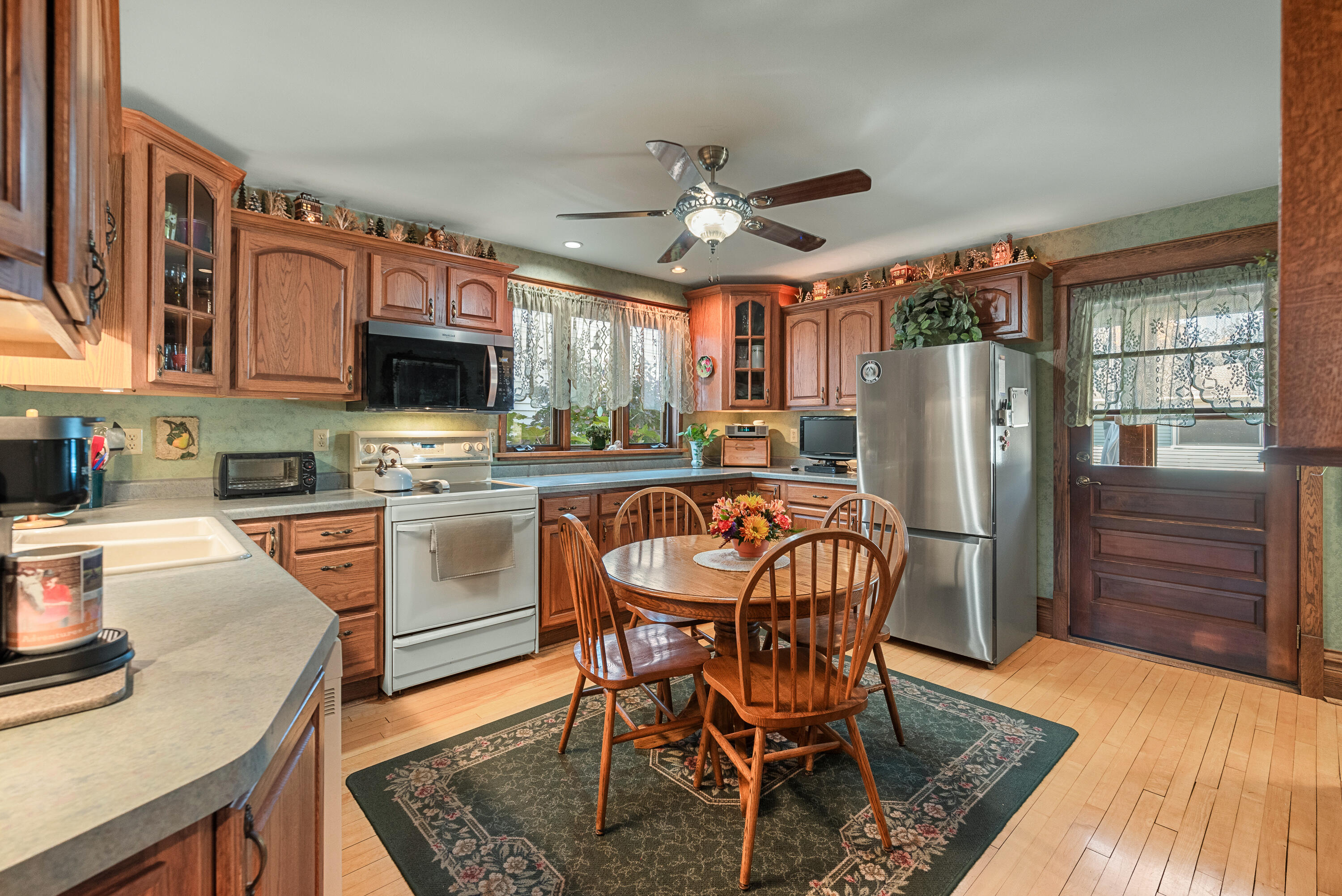 230 North 7th Avenue West Bend, WI 53095 - Photo 37 of 86 230 North 7th St interior-19