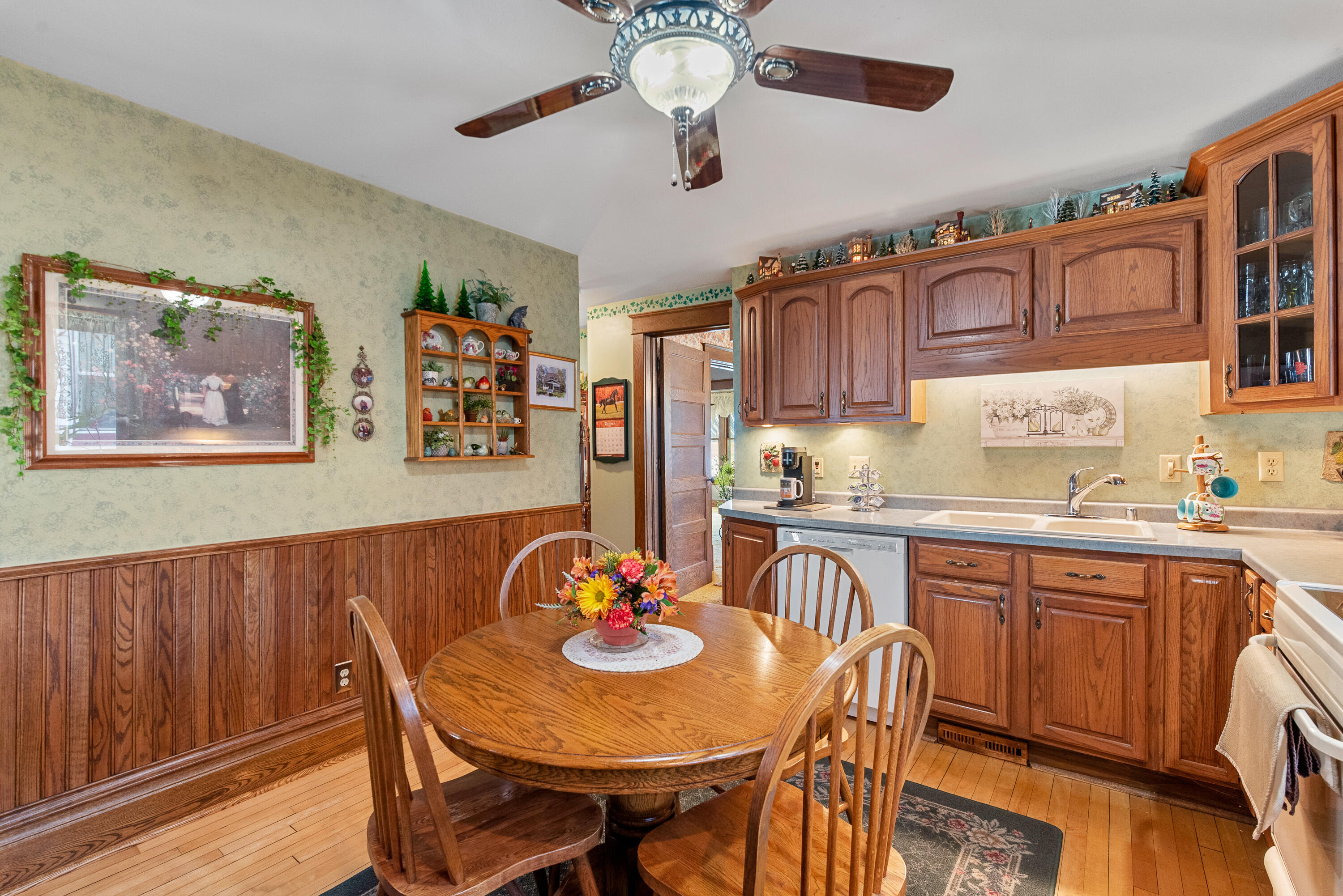 230 North 7th Avenue West Bend, WI 53095 - Photo 39 of 86 230 North 7th St interior-21