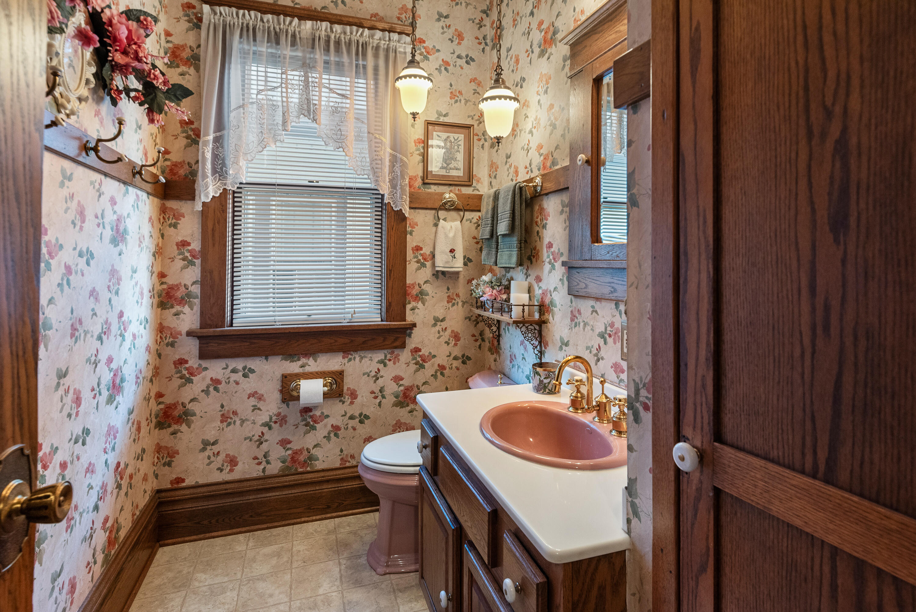 230 North 7th Avenue West Bend, WI 53095 - Photo 44 of 86 230 North 7th St interior-26