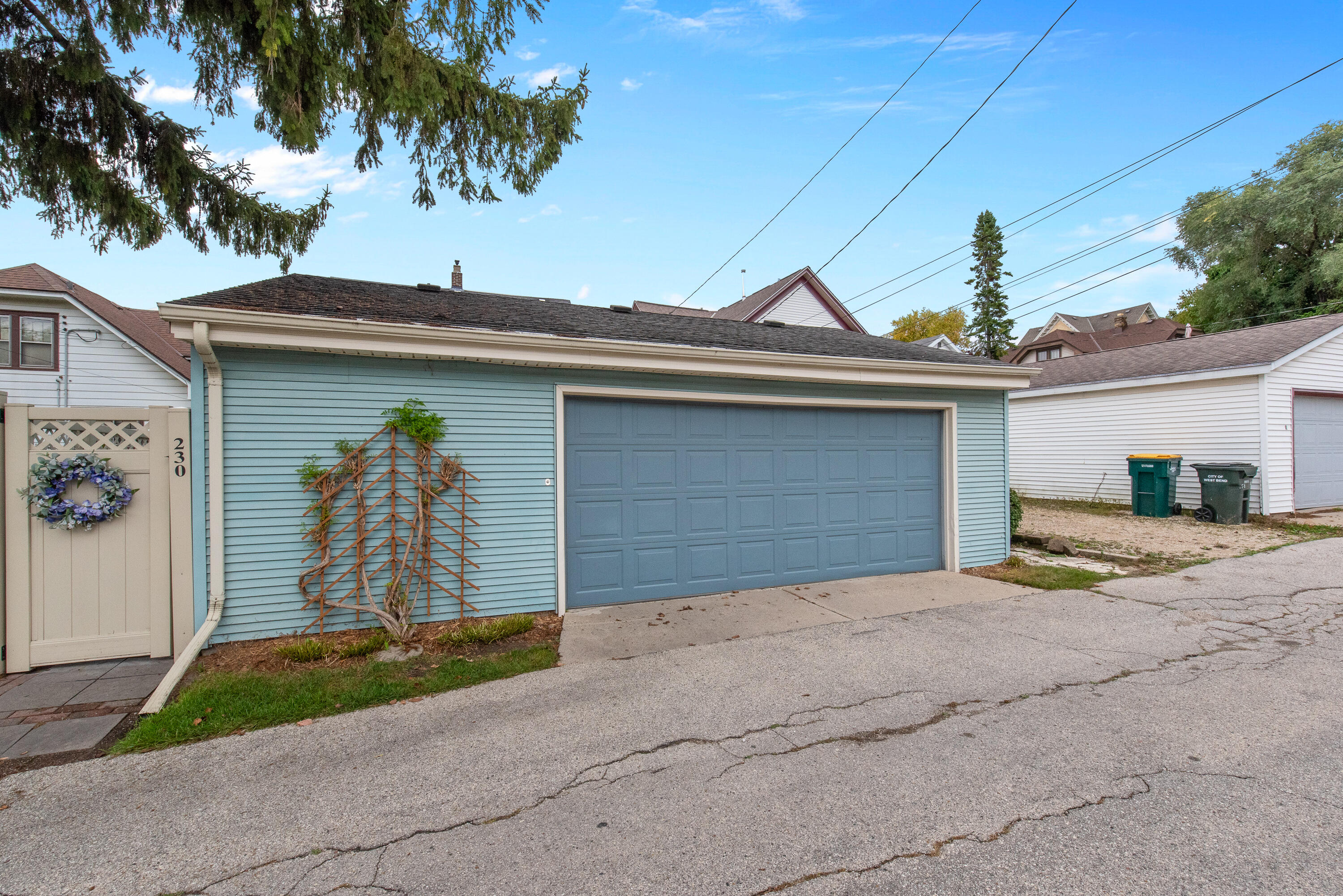 230 North 7th Avenue West Bend, WI 53095 - Photo 3 of 86 230 North 7th St-12