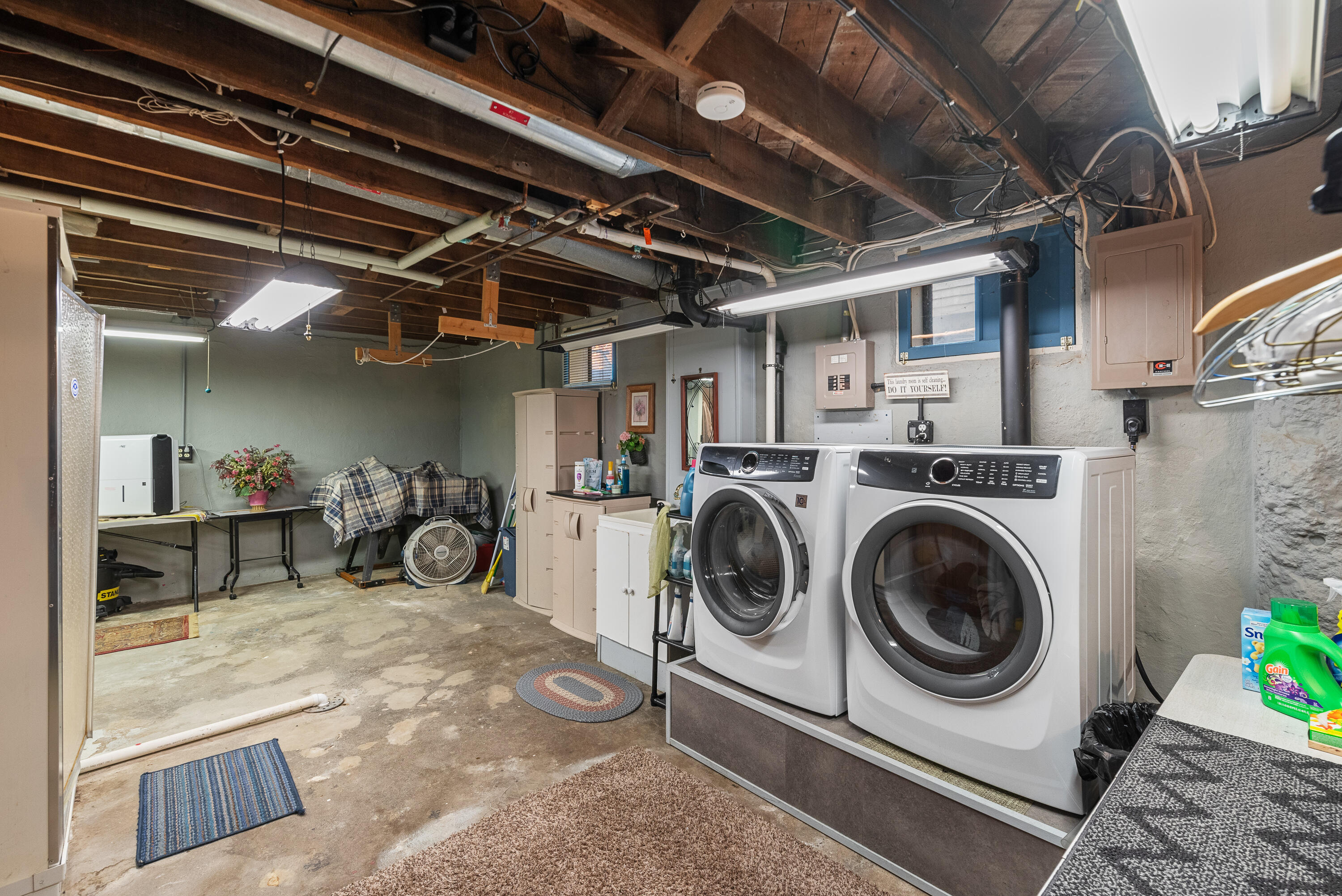 230 North 7th Avenue West Bend, WI 53095 - Photo 64 of 86 230 North 7th St interior-46