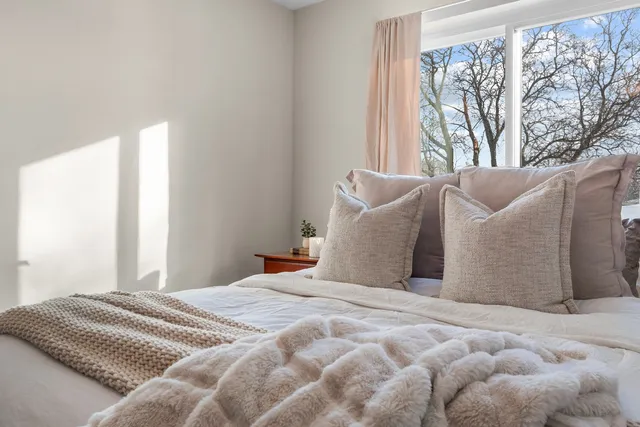 $189,900 | 1001 North Mill Street, Unit 302, Naperville, IL 60563