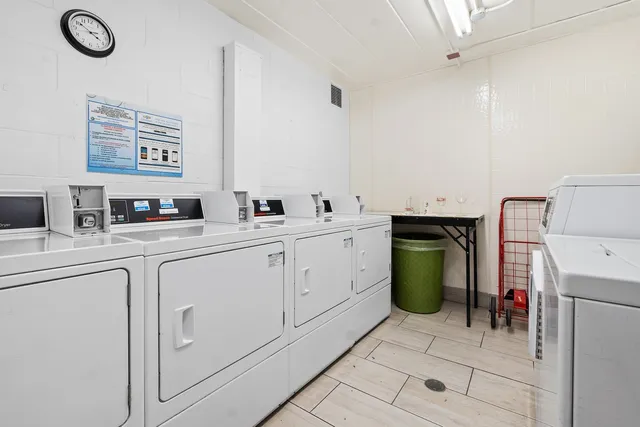 $189,900 | 1001 North Mill Street, Unit 302, Naperville, IL 60563