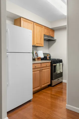 $189,900 | 1001 North Mill Street, Unit 302, Naperville, IL 60563