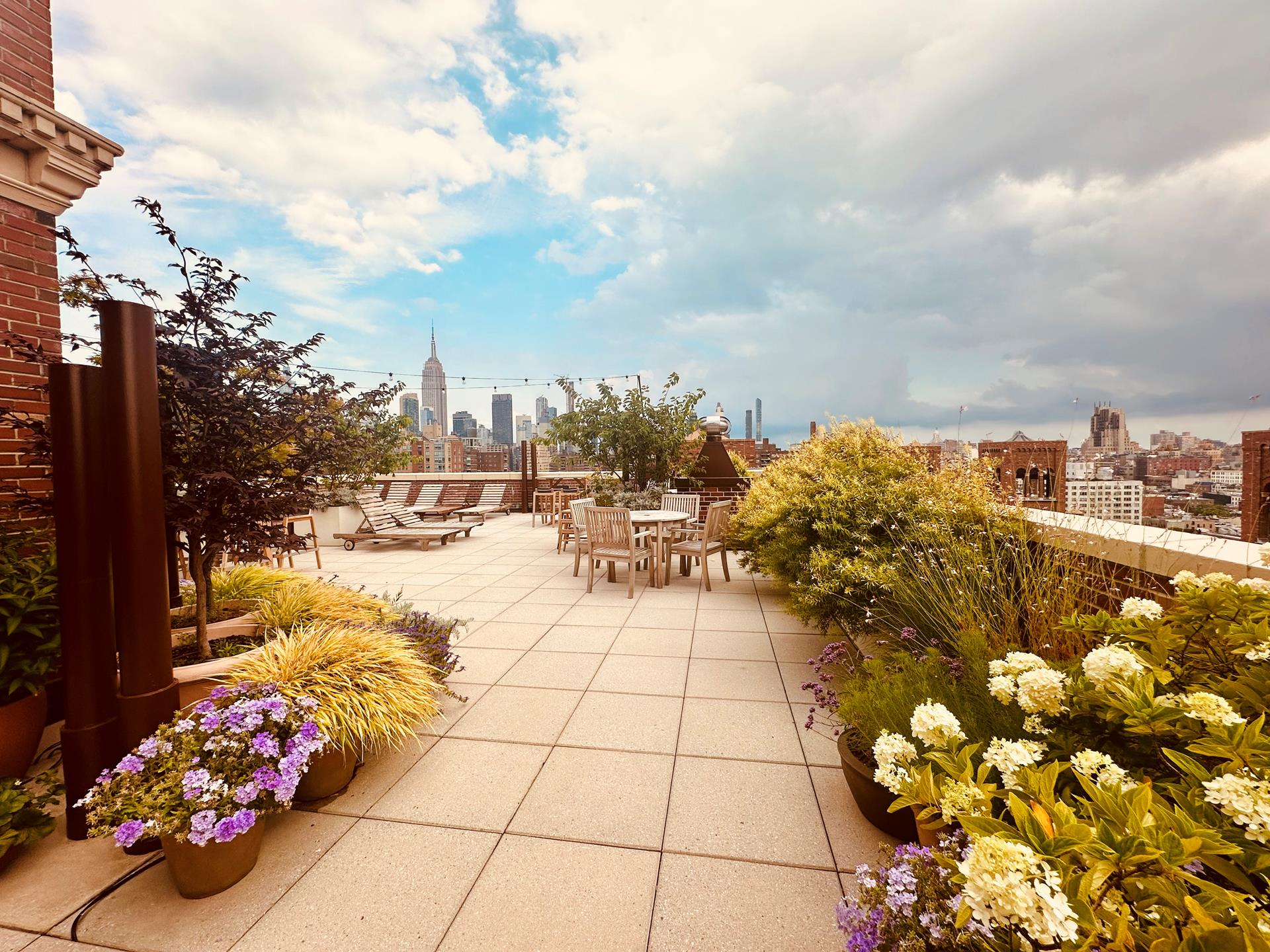 465 West 23rd Street, Unit 3C Manhattan, NY 10011 - Photo 10 of 32 a view of a terrace