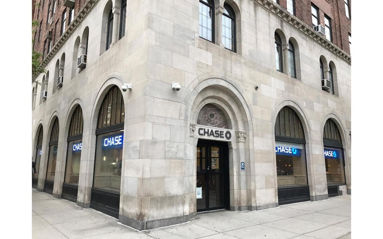 465 West 23rd Street, Unit 3C Manhattan, NY 10011 - Photo 17 of 32 a view of building with glass door