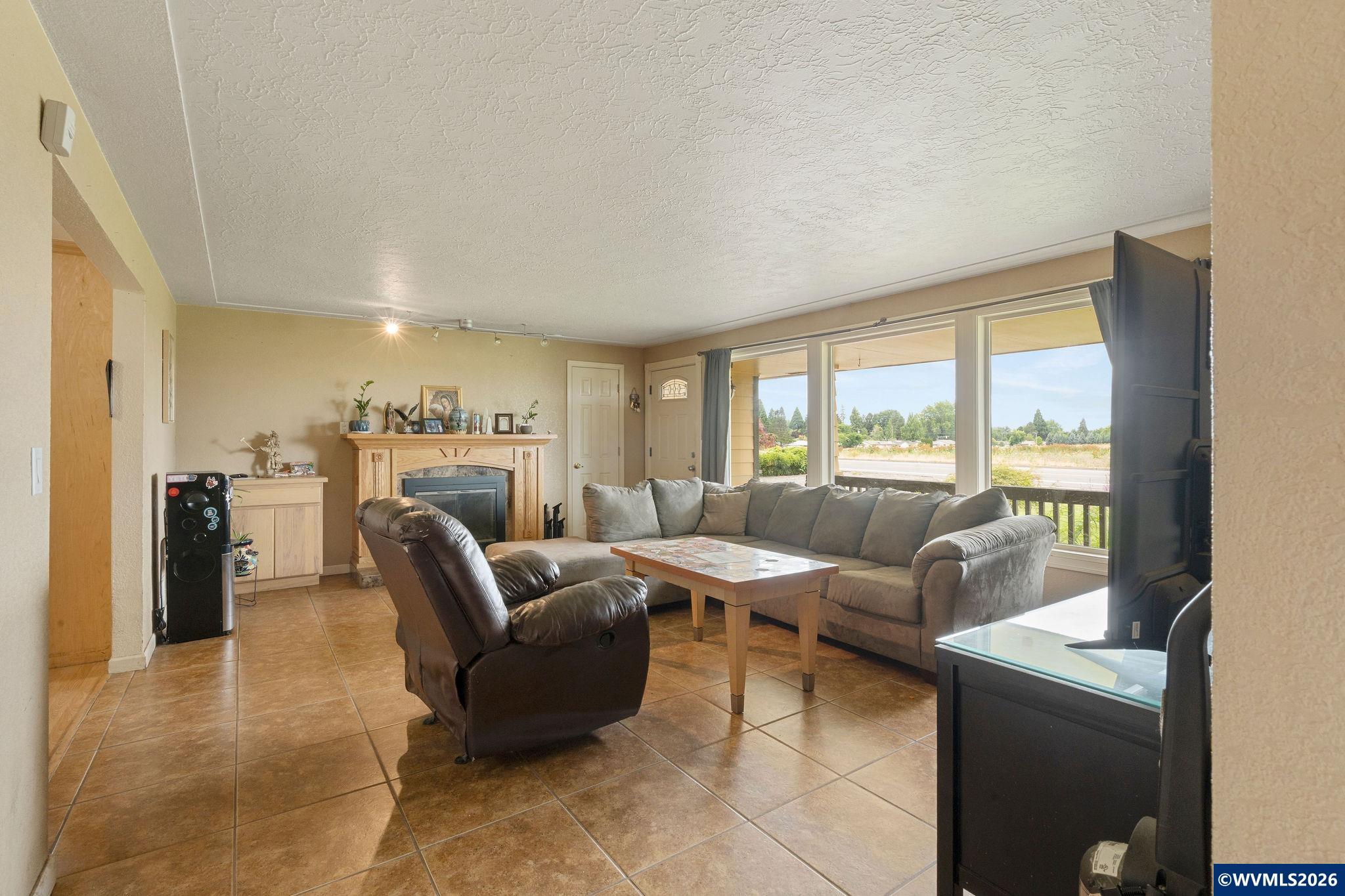 4952 Sunnyview Road Northeast Salem, OR 97305 - Photo 10 of 32