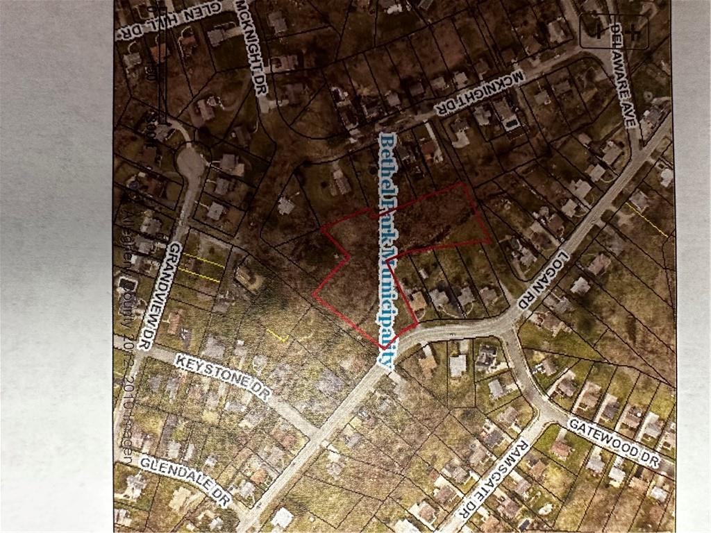 1138 Logan Road Bethel Park, PA 15102 - Photo 3 of 15