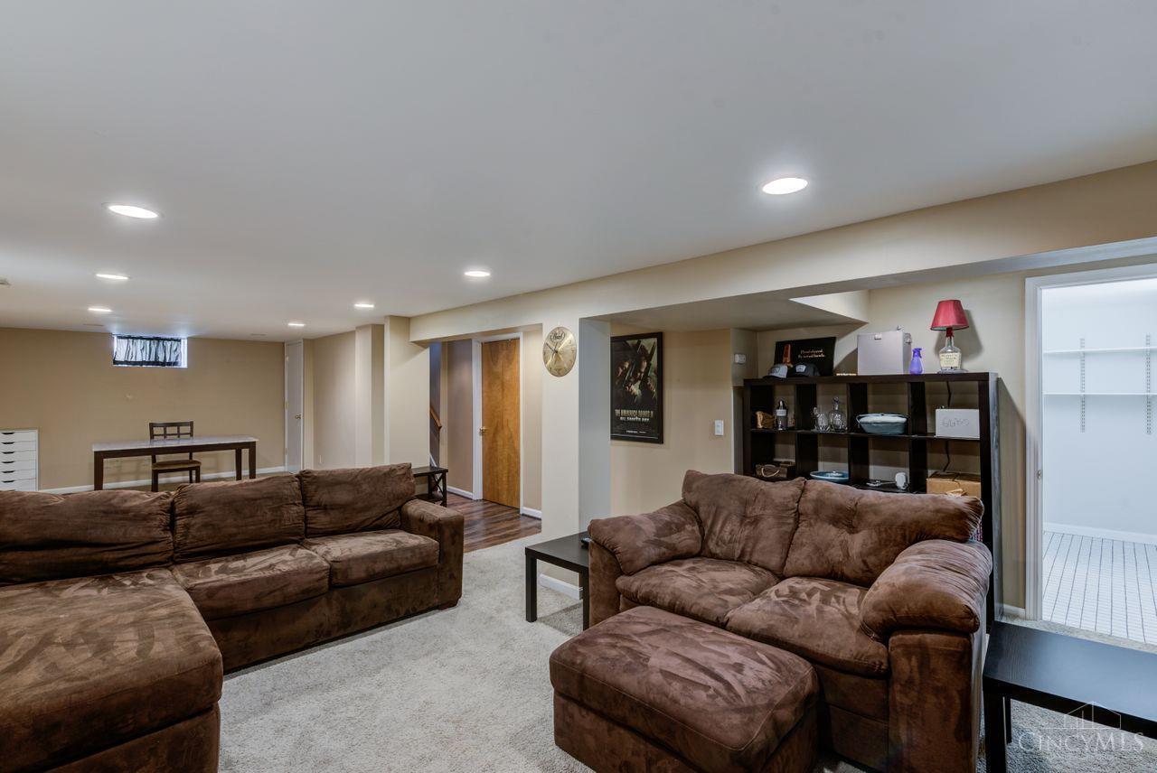 368 Ingram Road Greenhills, OH 45218 - Photo 17 of 37