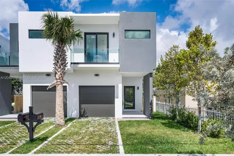 $1,495,000 | 2939 Southwest 21st Street, Miami, FL 33145