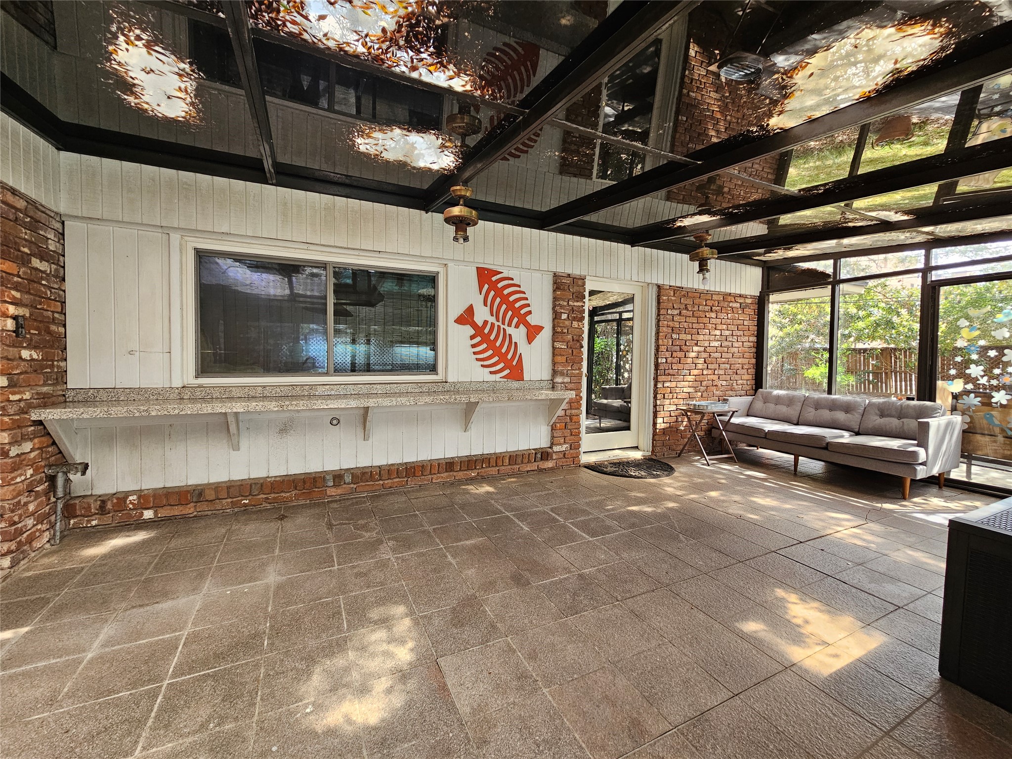 5203 Chesapeake Way Houston, TX 77056 - Photo 26 of 28 a view of a car garage