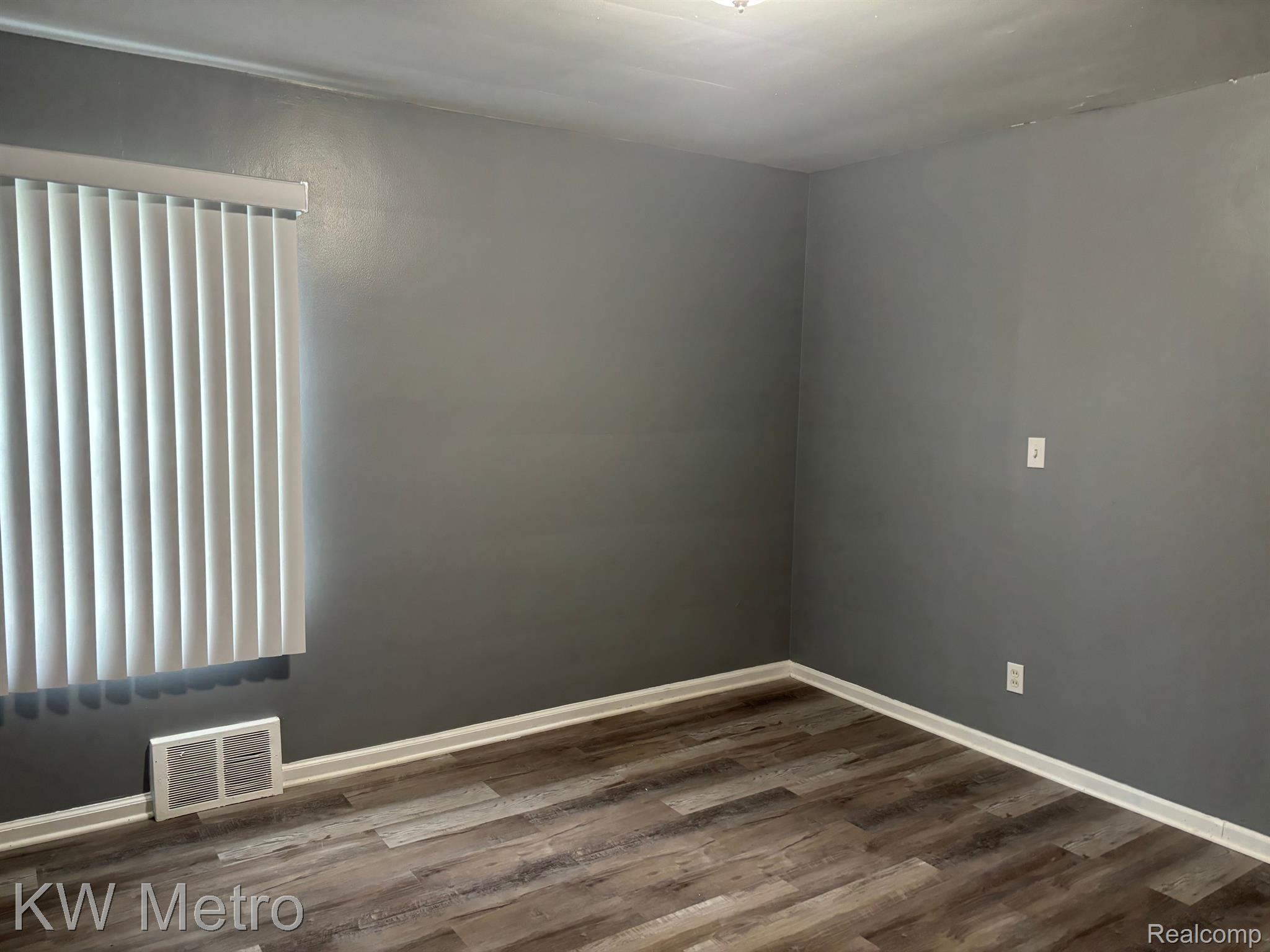 8611 Burt Road Detroit, MI 48228 - Photo 7 of 8 Gallery Image 7