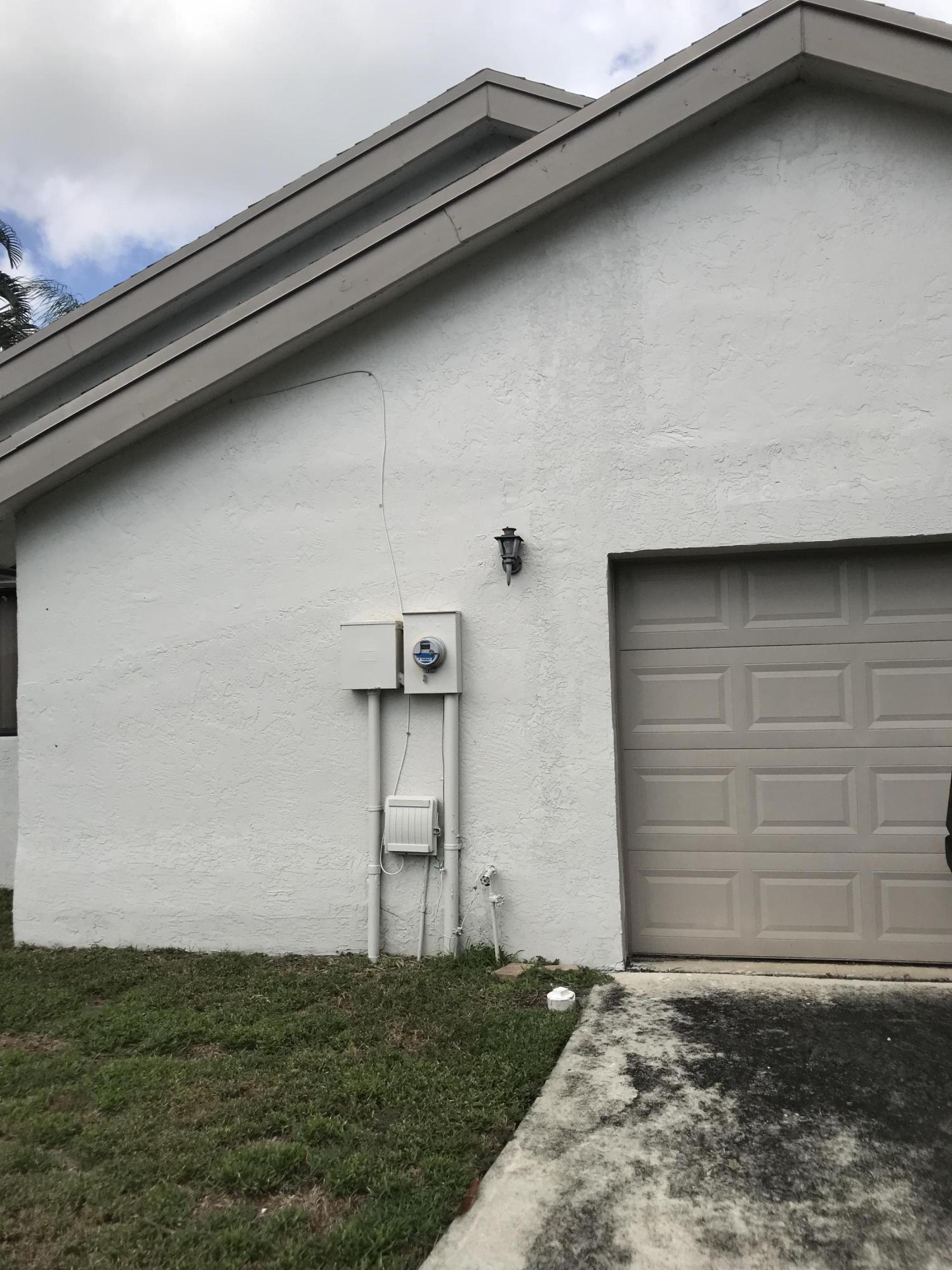 7313 Andorra Place Boca Raton, FL 33433 - Photo 2 of 26 248D54AC-E119-487E-B59F-9E962823E88A