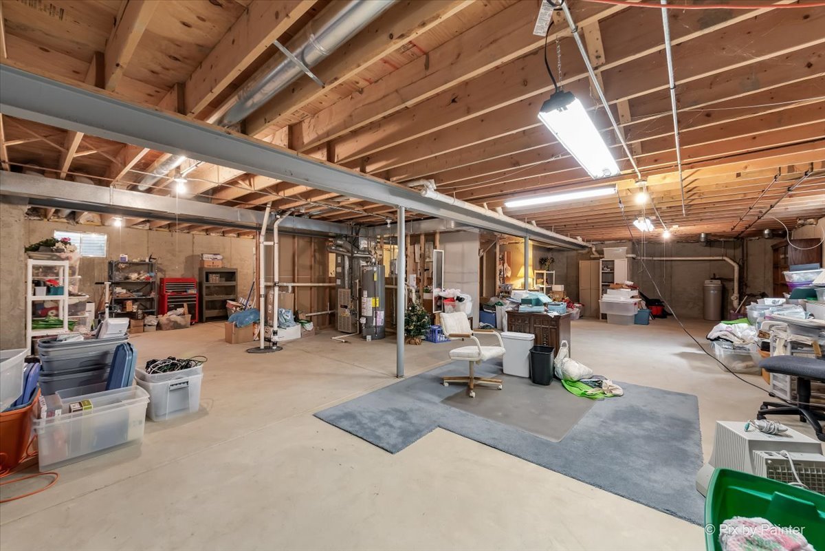 13412 Tall Pines Lane Plainfield, IL 60544 - Photo 15 of 19 a view of a garage with furniture