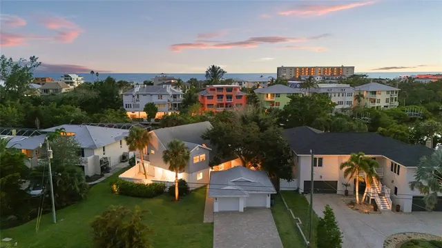 $2,695,000 | 430 Island Circle, Sarasota, FL 34242