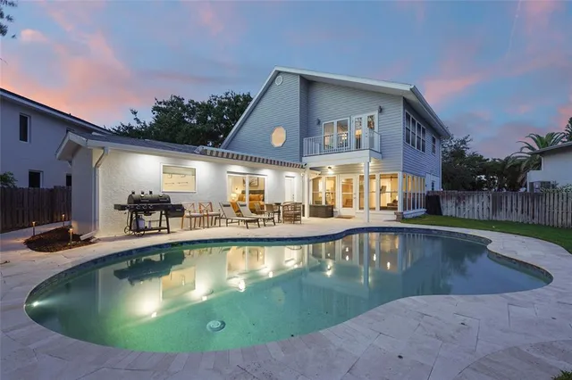 $2,695,000 | 430 Island Circle, Sarasota, FL 34242