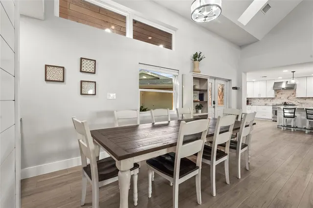 $2,695,000 | 430 Island Circle, Sarasota, FL 34242