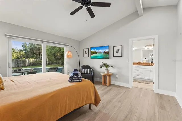 $2,695,000 | 430 Island Circle, Sarasota, FL 34242