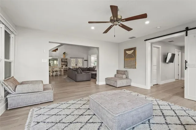 $2,695,000 | 430 Island Circle, Sarasota, FL 34242