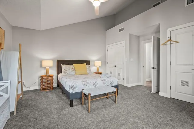 $2,695,000 | 430 Island Circle, Sarasota, FL 34242