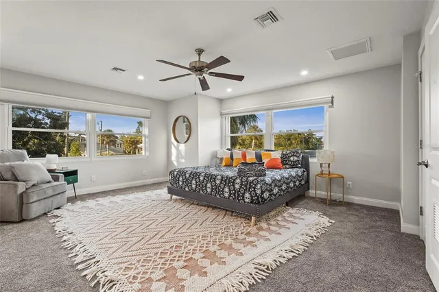 $2,695,000 | 430 Island Circle, Sarasota, FL 34242