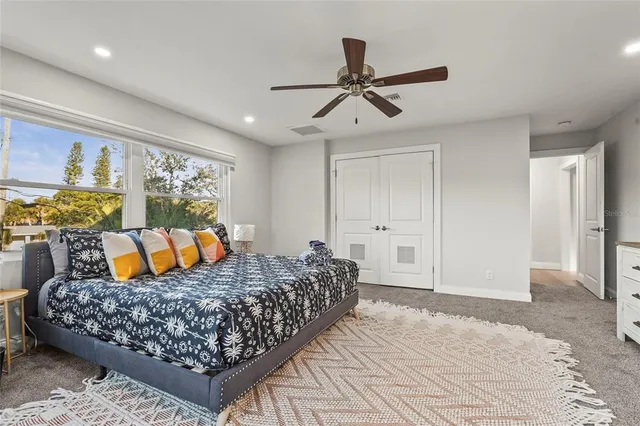 $2,695,000 | 430 Island Circle, Sarasota, FL 34242