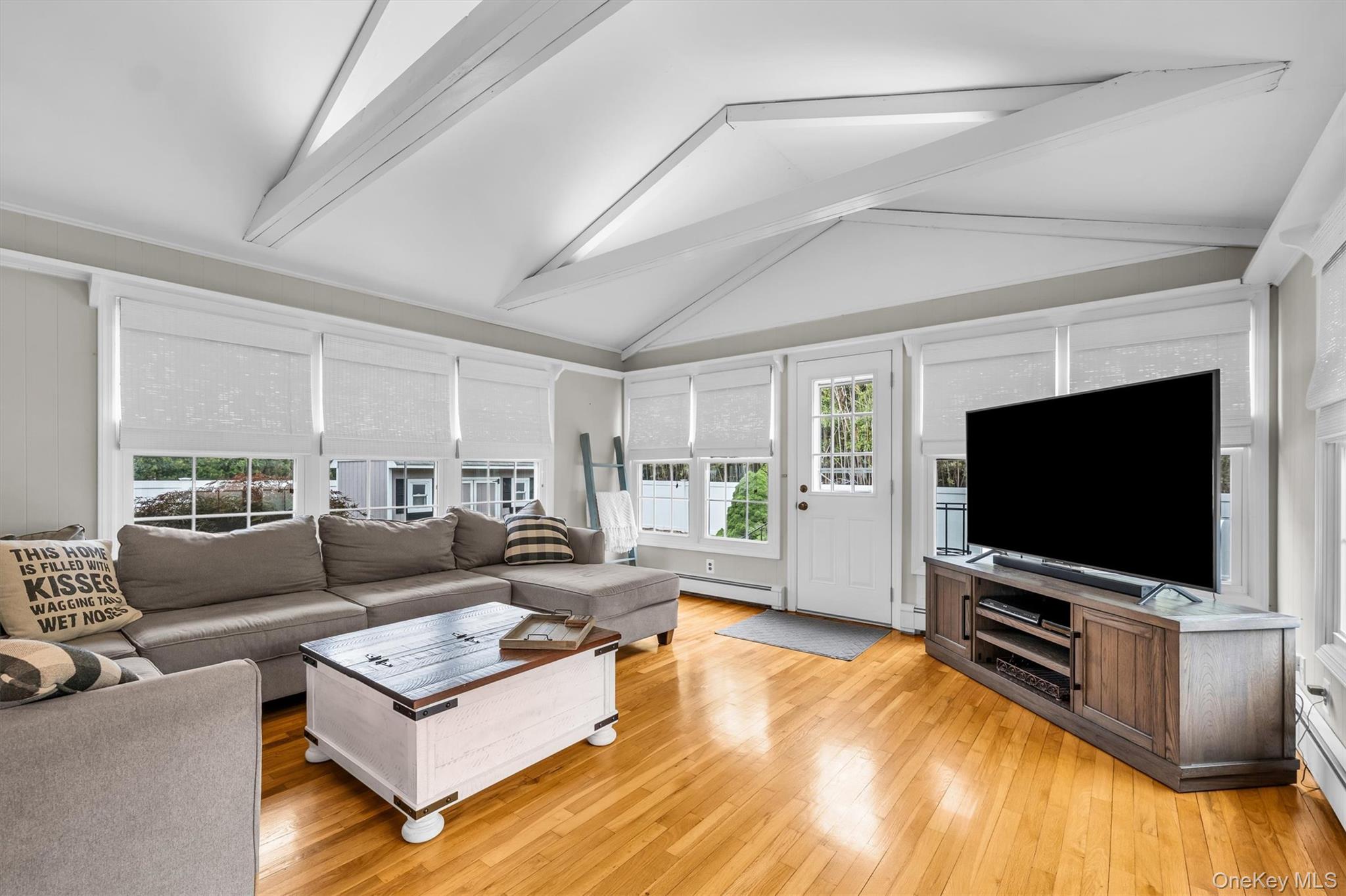 383 Munsell Road East Patchogue, NY 11772 - Photo 17 of 45