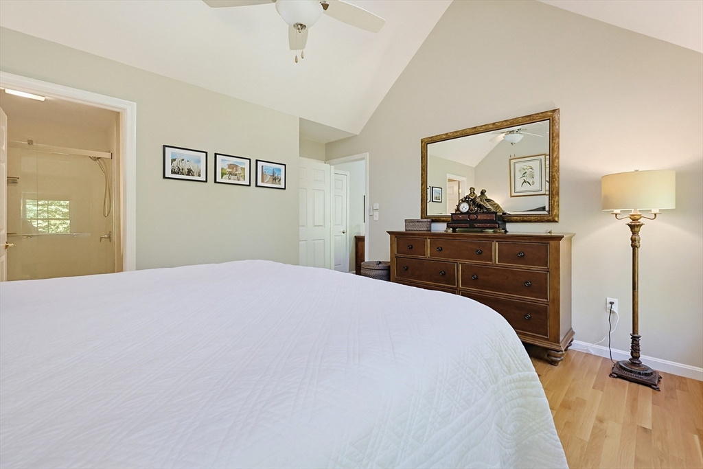 27 Country Hill Road, Unit 27 Holden, MA 01522 - Photo 20 of 38