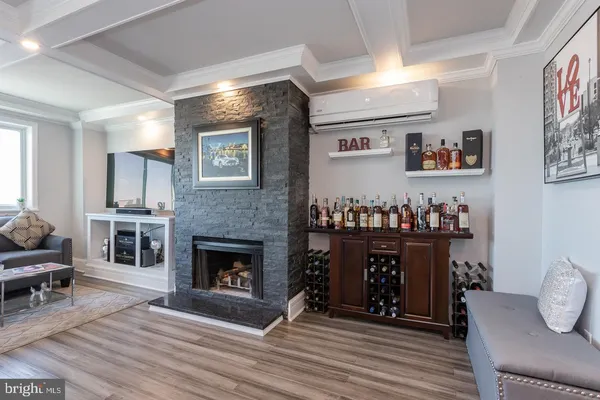 $389,900 | 200 Lombard Street, Unit 709, Philadelphia, PA 19147