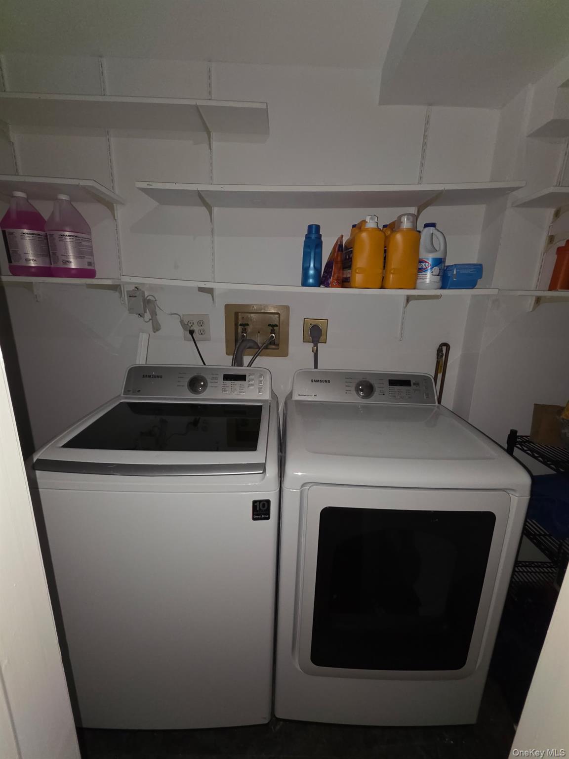 12-14 West 5th Road Queens, NY 11693 - Photo 10 of 43 a utility room with dryer and washer