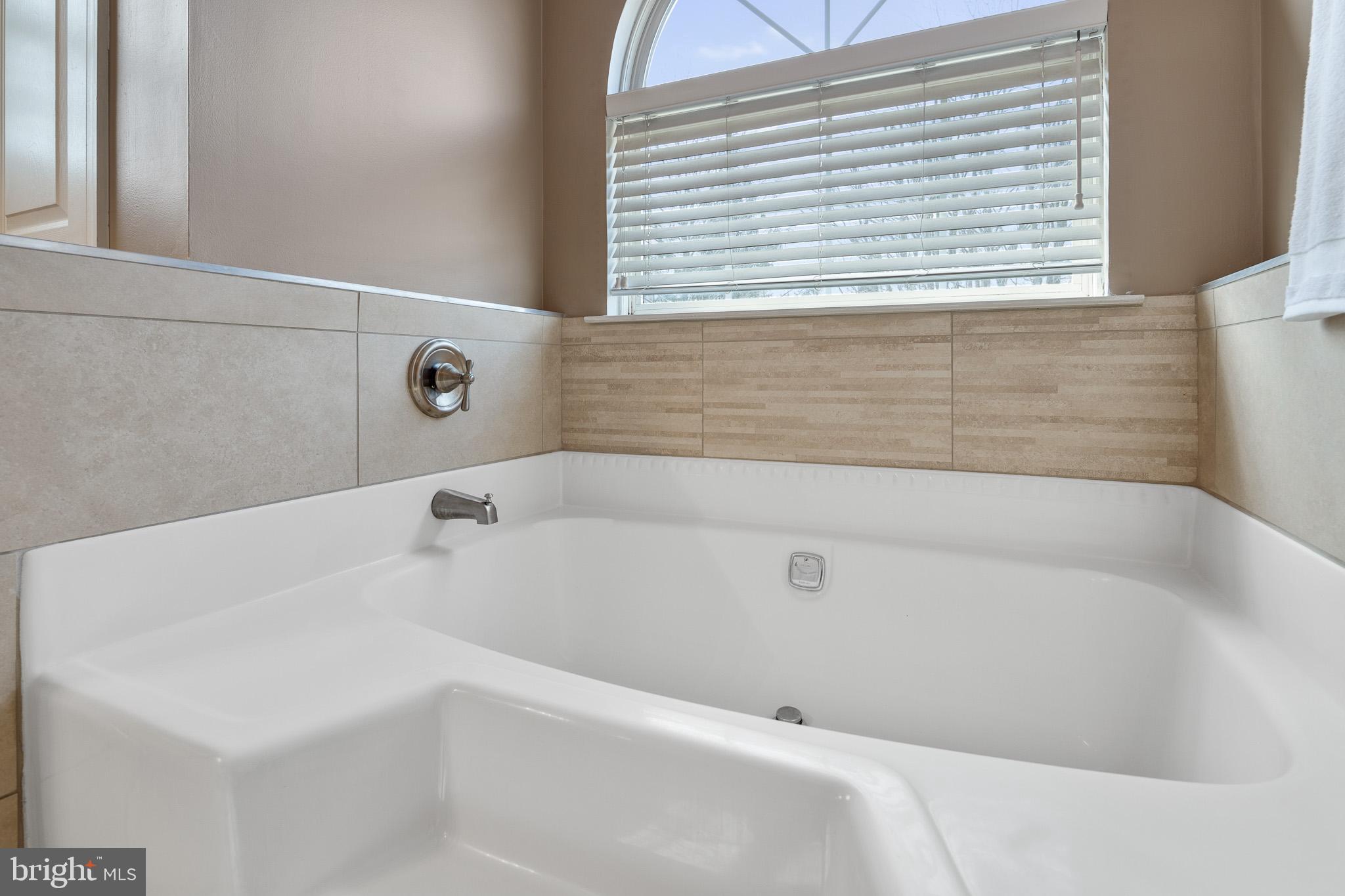 37 Upton Way Sewell, NJ 08080 - Photo 16 of 39