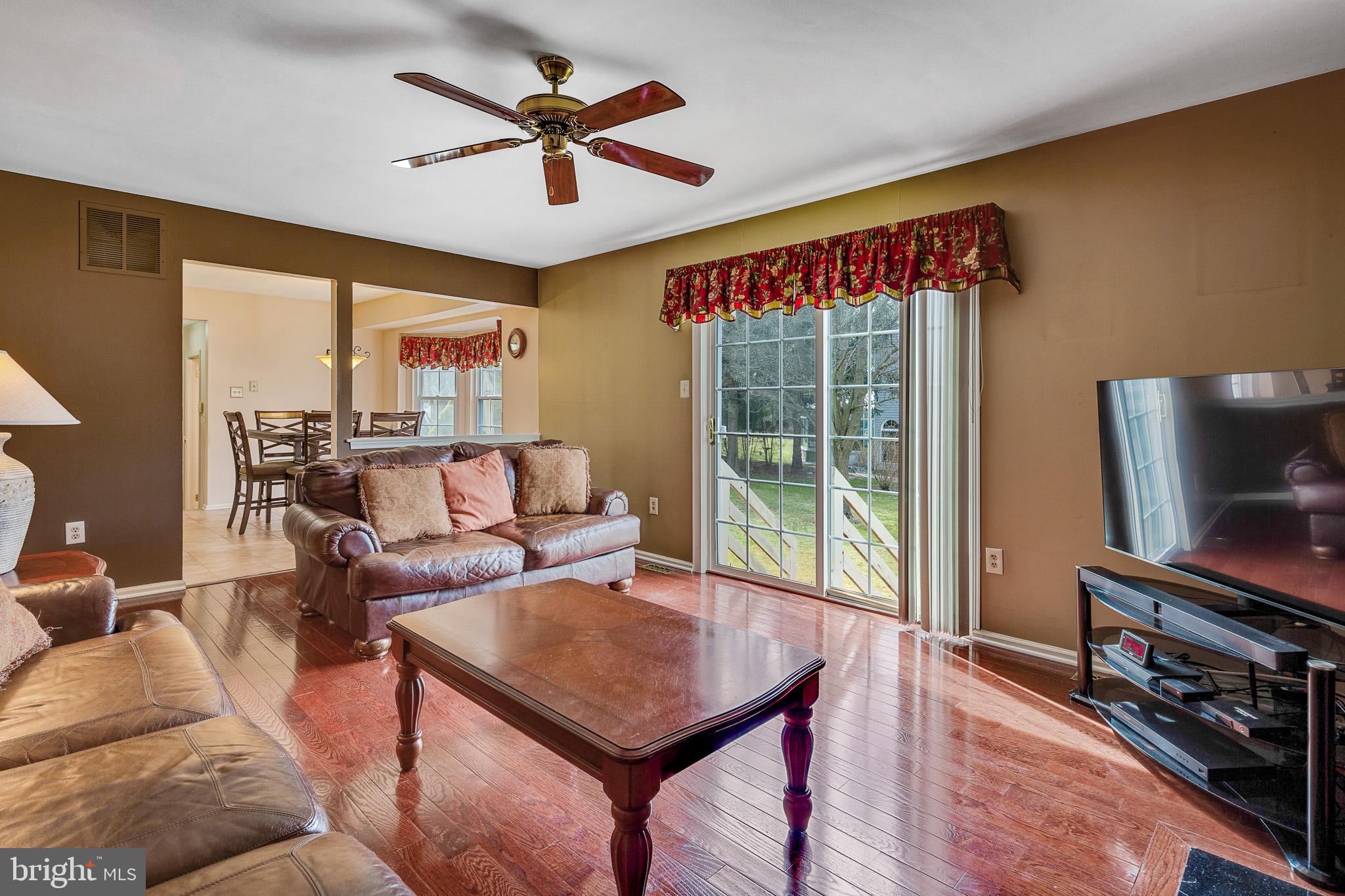 37 Upton Way Sewell, NJ 08080 - Photo 8 of 39