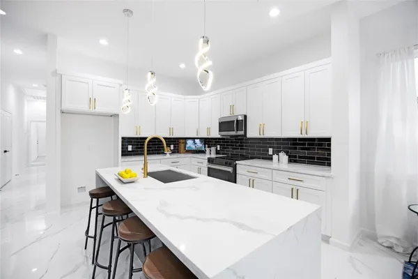 $2,250 | 5125 Doolittle Boulevard, Houston, TX 77033