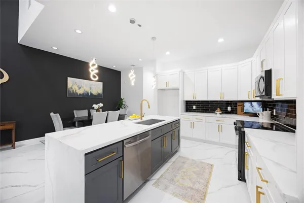 $2,250 | 5125 Doolittle Boulevard, Houston, TX 77033