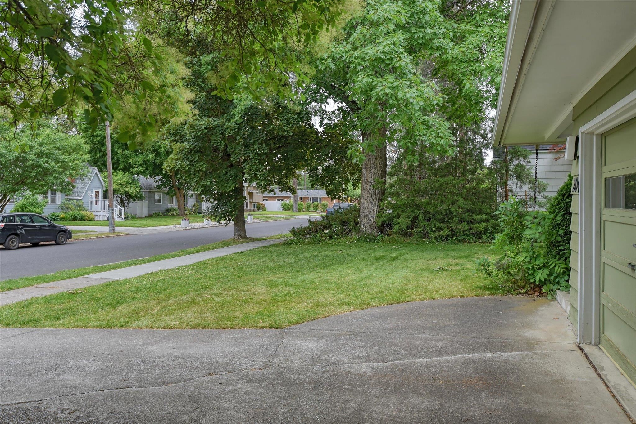 204 West 33rd Avenue Spokane, WA 99203 - Photo 30 of 37
