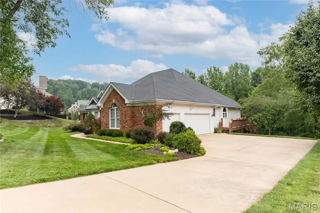 $885,000 | 17659 Wildridge Drive, Wildwood, MO 63005