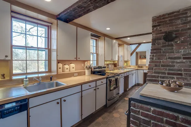 $3,950,000 | 88 Saunders Road, Goffstown, NH 03045