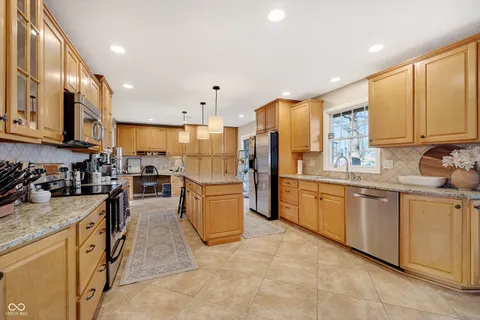 $1,300,000 | 2444 Hawthorn Place, Noblesville, IN 46062