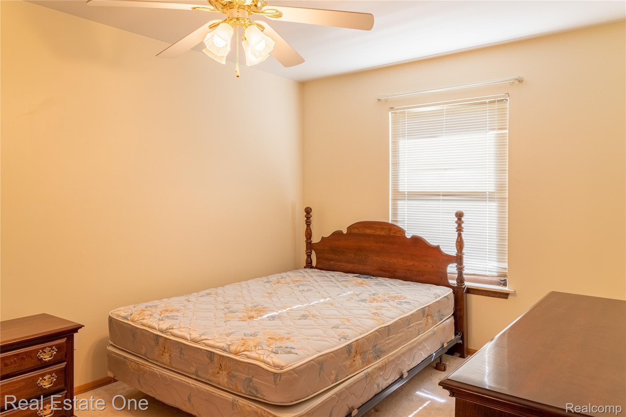 43056 Saxony Road Canton, MI 48187 - Photo 10 of 24 43056_Saxony_013.jpg