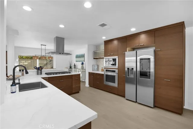 $1,599,000 | 19676 Seawind Circle, Huntington Beach, CA 92648