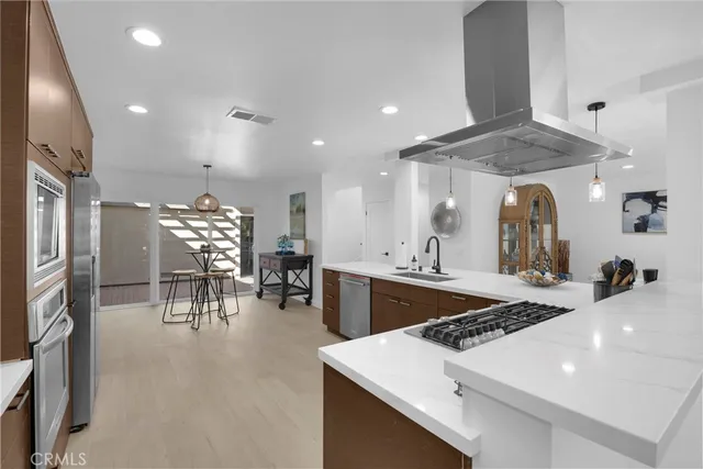 $1,599,000 | 19676 Seawind Circle, Huntington Beach, CA 92648