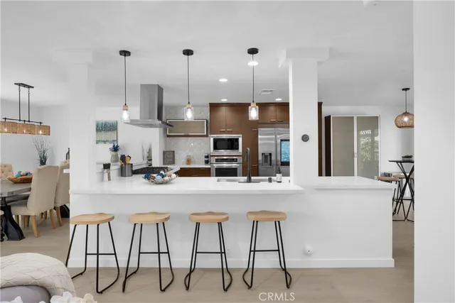 $1,599,000 | 19676 Seawind Circle, Huntington Beach, CA 92648