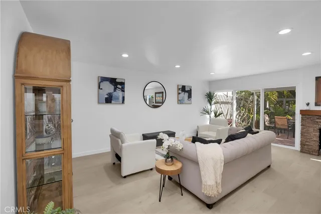 $1,599,000 | 19676 Seawind Circle, Huntington Beach, CA 92648